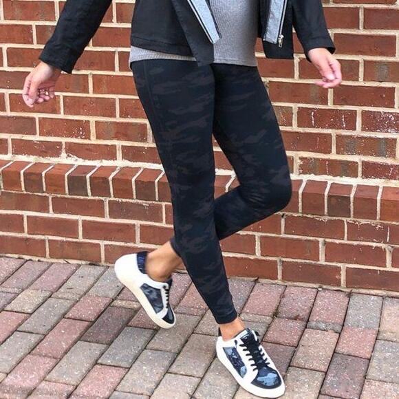 SPANX Pants - Spanx Look At Me Now High-Rise Camo Leggings In Black Camo Athletic Size XL